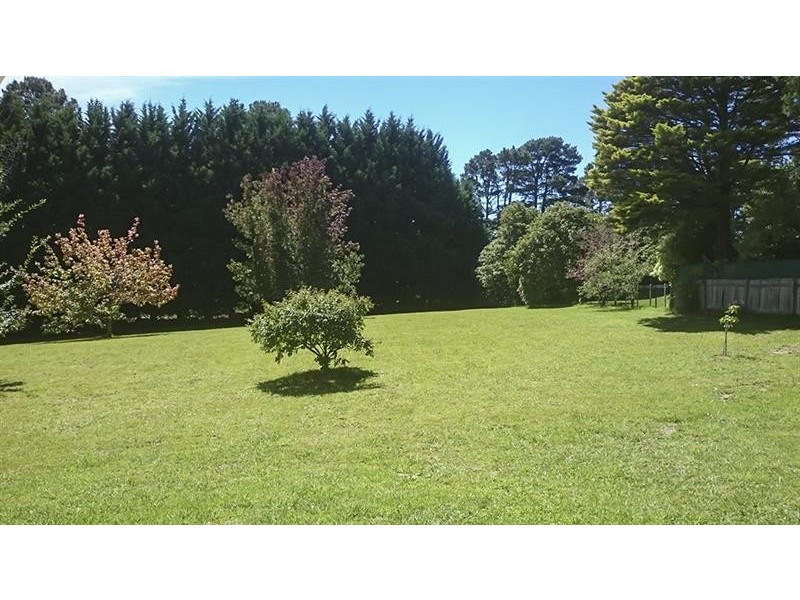 6 Nicholas  Ave, Bundanoon NSW 2578