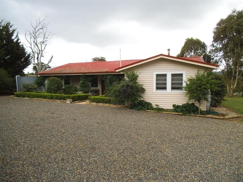 705 Caoura Rd, Tallong NSW 2579