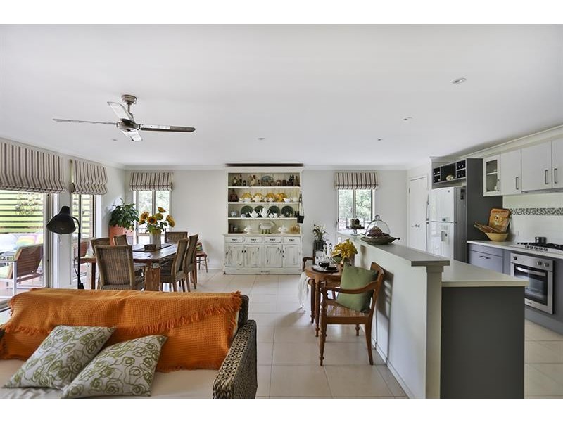 2 Brigadoon Dr, Bundanoon NSW 2578