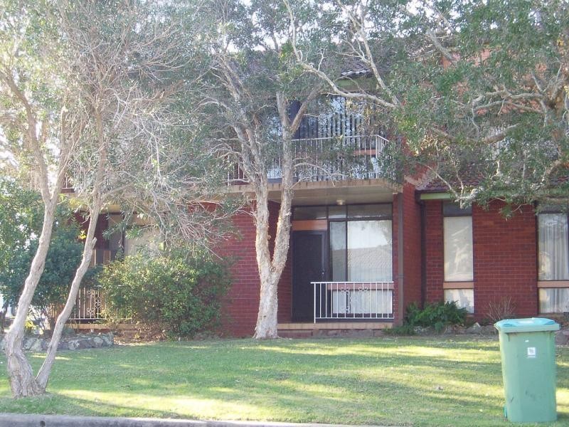 2/12 coogee Ave, The Entrance North NSW 2261