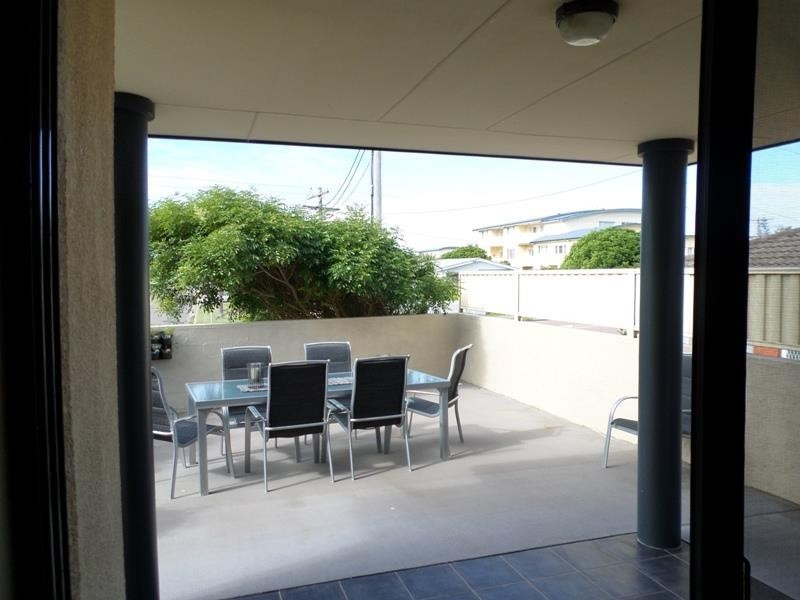 1/74 Hutton Rd, The Entrance North NSW 2261