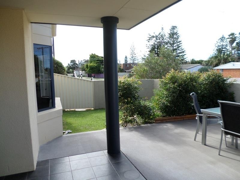 1/74 Hutton Rd, The Entrance North NSW 2261