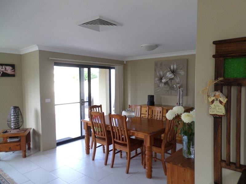 1/74 Hutton Rd, The Entrance North NSW 2261