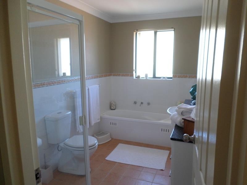 1/74 Hutton Rd, The Entrance North NSW 2261