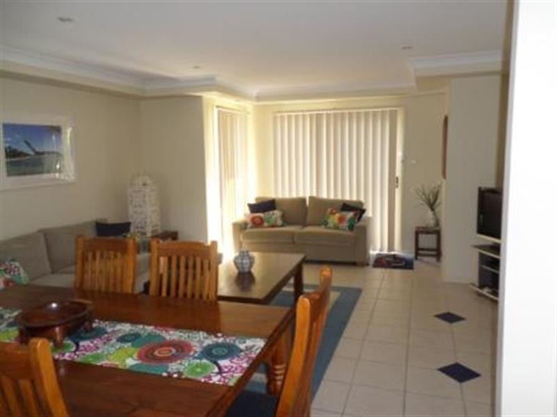 2/123-125 Bay Rd, Blue Bay NSW 2261