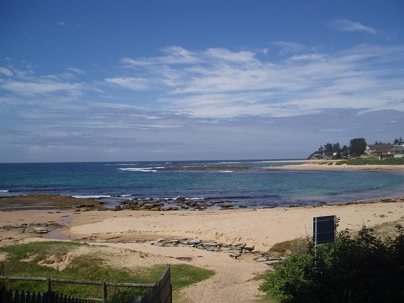 19 Yeddenba Ave, Blue Bay NSW 2261