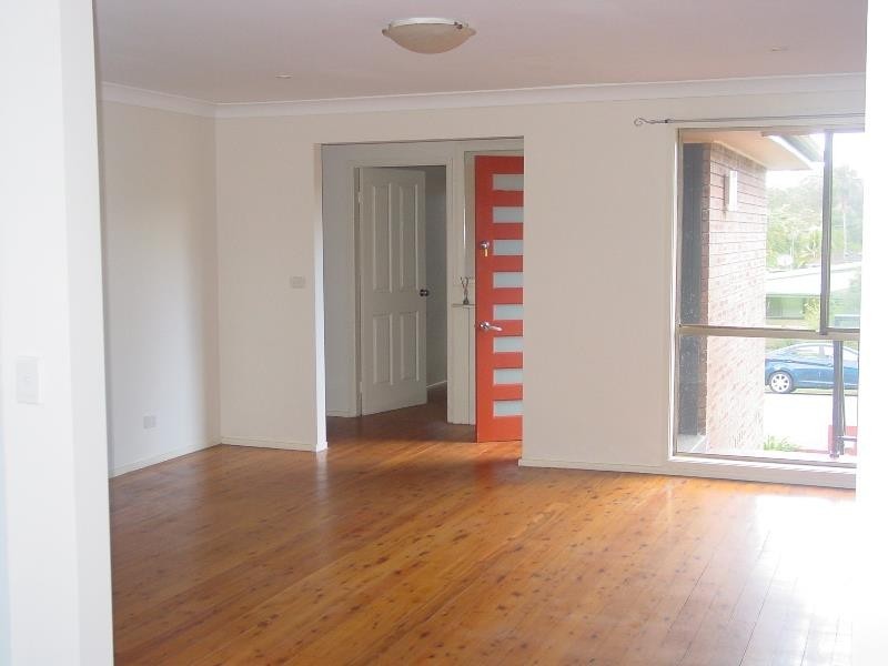 51 Albatross Rd, Berkeley Vale NSW 2261