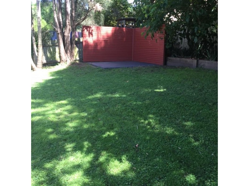 51 Albatross Rd, Berkeley Vale NSW 2261