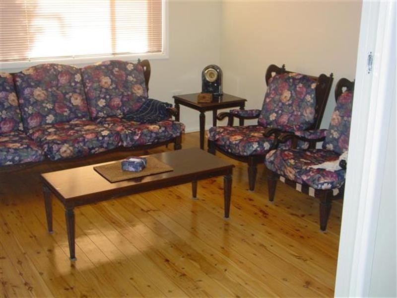 4 Farrar Rd, Killarney Vale NSW 2261