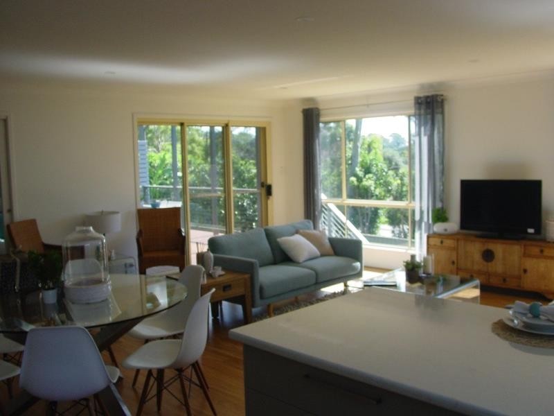 69b Hillside Dr, Berkeley Vale NSW 2261