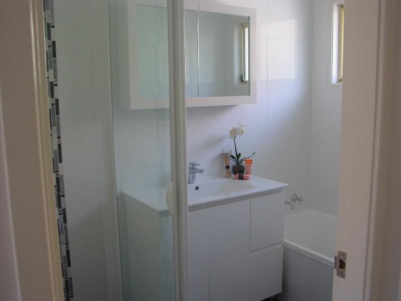 69b Hillside Dr, Berkeley Vale NSW 2261