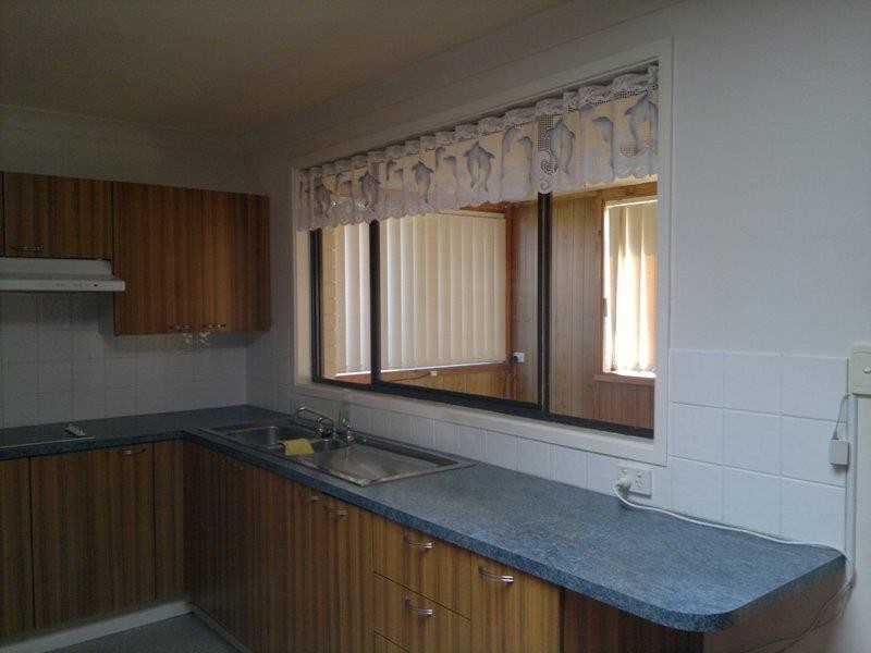 25 Brooke Ave, Killarney Vale NSW 2261