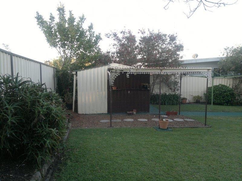 25 Brooke Ave, Killarney Vale NSW 2261