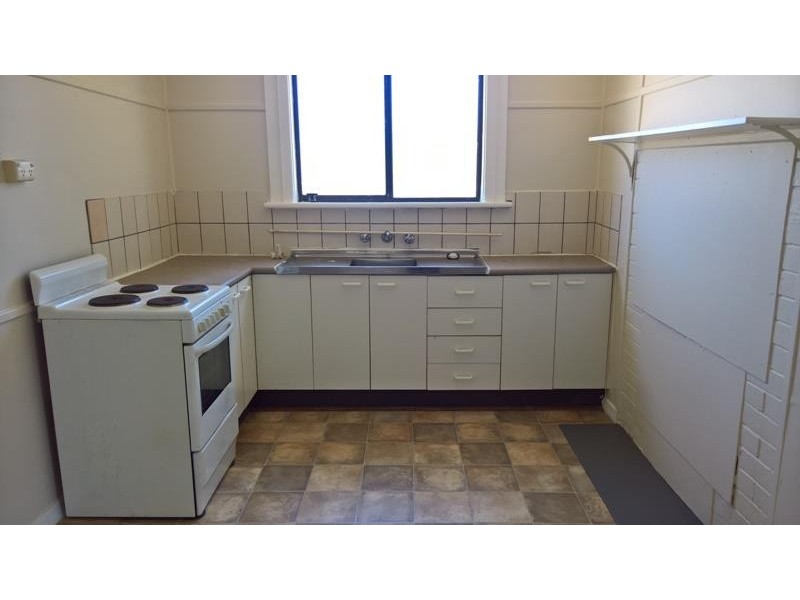 10 Pearce St, Toukley NSW 2263