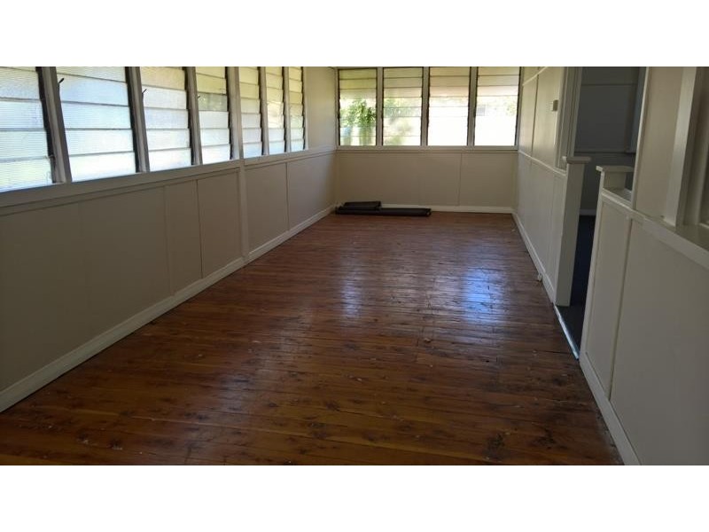 10 Pearce St, Toukley NSW 2263