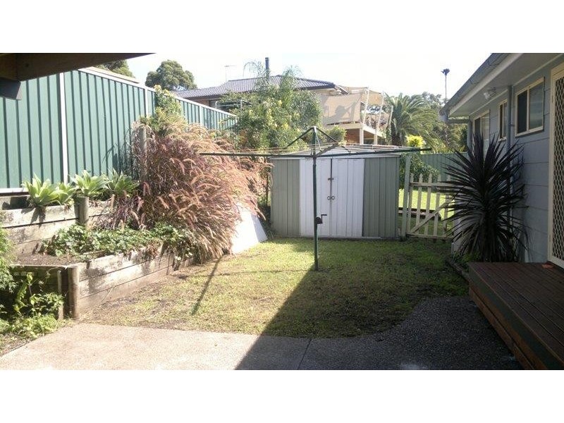 69b Hillside Dr, Berkeley Vale NSW 2261