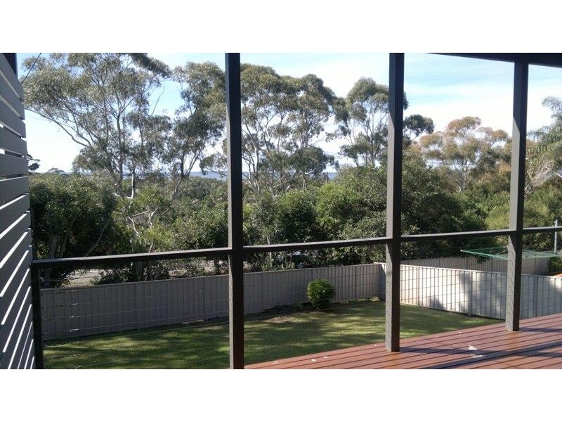 69b Hillside Dr, Berkeley Vale NSW 2261