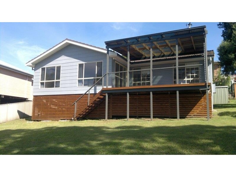 69b Hillside Dr, Berkeley Vale NSW 2261