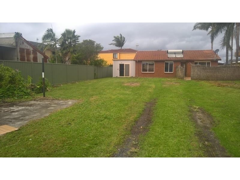 4 taylor St, The Entrance NSW 2261