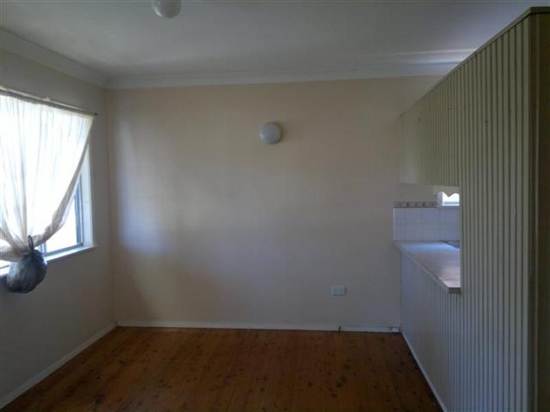 18 Tasman Ave, Killarney Vale NSW 2261