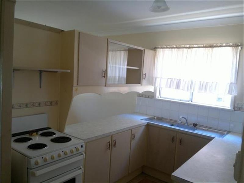 18 Tasman Ave, Killarney Vale NSW 2261