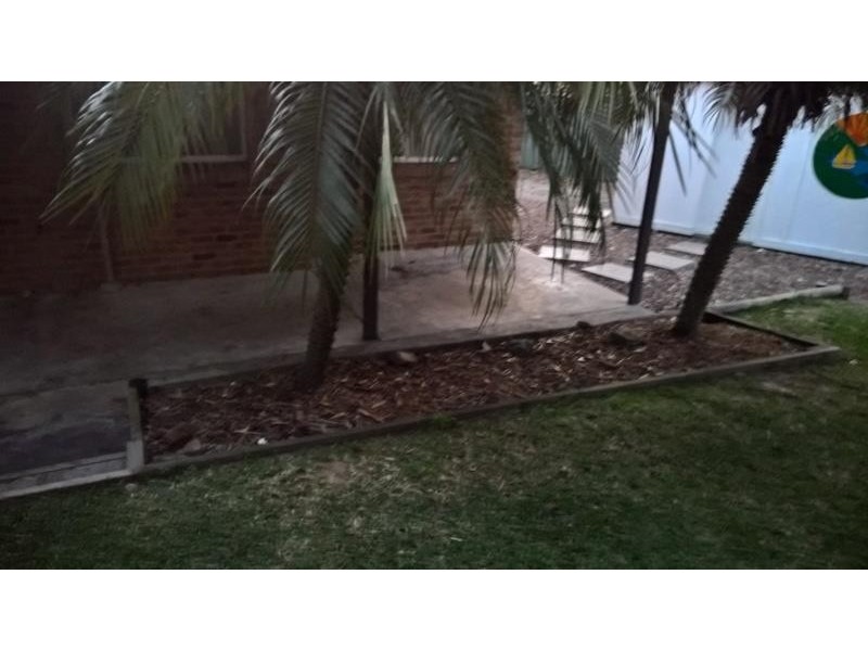 5 Carnation Cl, Bateau Bay NSW 2261