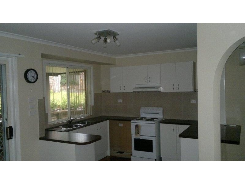 5 Carnation Cl, Bateau Bay NSW 2261