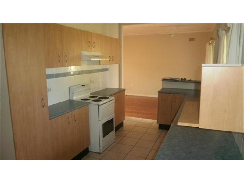 4 Main St, Killarney Vale NSW 2261