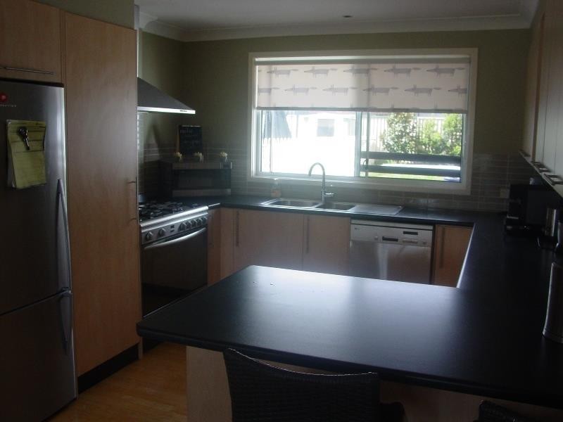 17 Yimbala Street, Killarney Vale NSW 2261