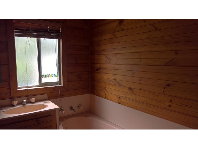 9 Boomerang Street, The Entrance NSW 2261