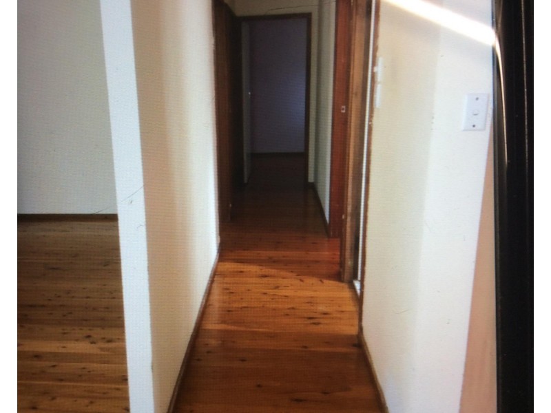 31 rays Road, Bateau Bay NSW 2261