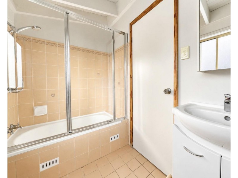 43B Margherita Avenue, Bateau Bay NSW 2261