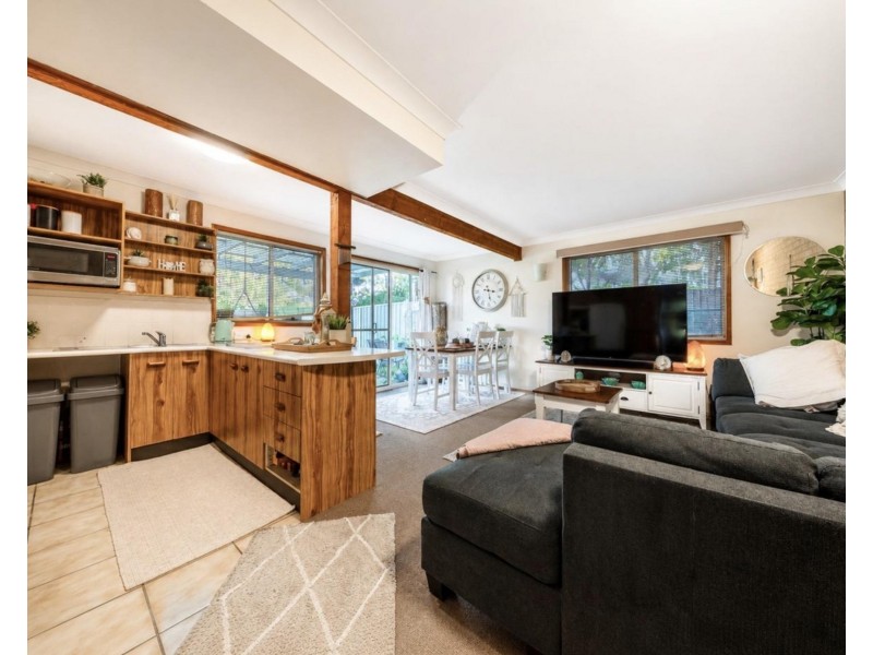 43B Margherita Avenue, Bateau Bay NSW 2261