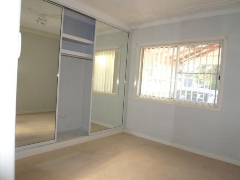 21 Bonds  Rd, Roselands NSW 2196