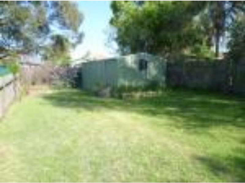 21 Bonds  Rd, Roselands NSW 2196