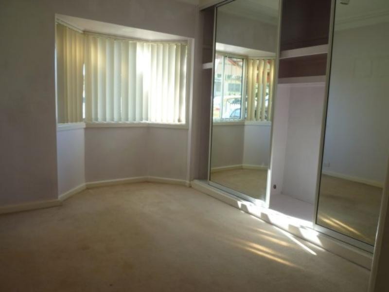 21 Bonds  Rd, Roselands NSW 2196