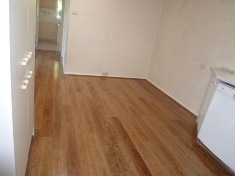 21 Bonds  Rd, Roselands NSW 2196