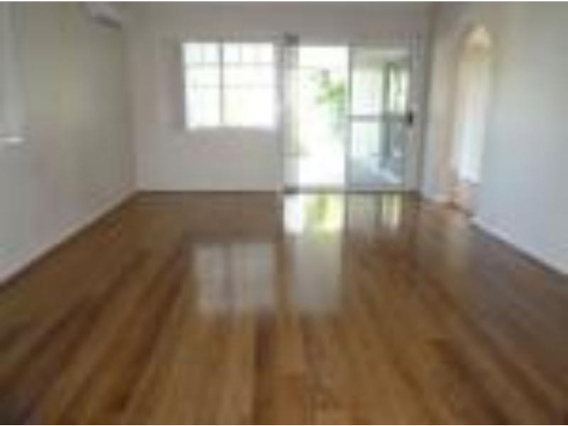 21 Bonds Rd, Roselands NSW 2196