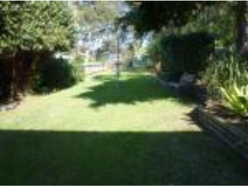 21 Bonds Rd, Roselands NSW 2196