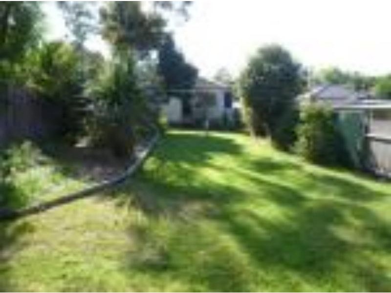 21 Bonds Rd, Roselands NSW 2196