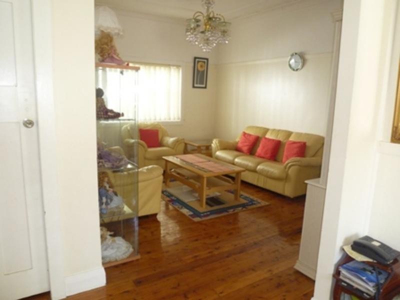 10 EDGE St, Wiley Park NSW 2195