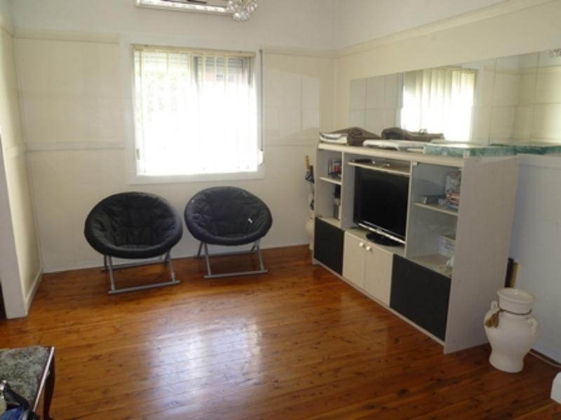 10 EDGE St, Wiley Park NSW 2195