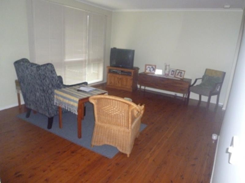 14 Sierra Ave, Bateau Bay NSW 2261