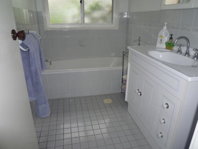 14 Sierra  Ave, Bateau Bay NSW 2261