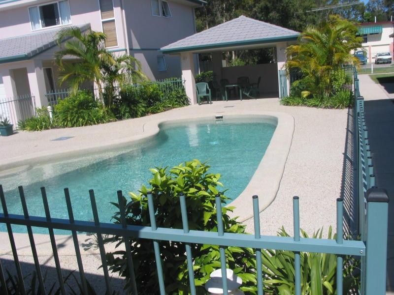 16/18-20 Lake Weyba Dr, Noosaville QLD 4566