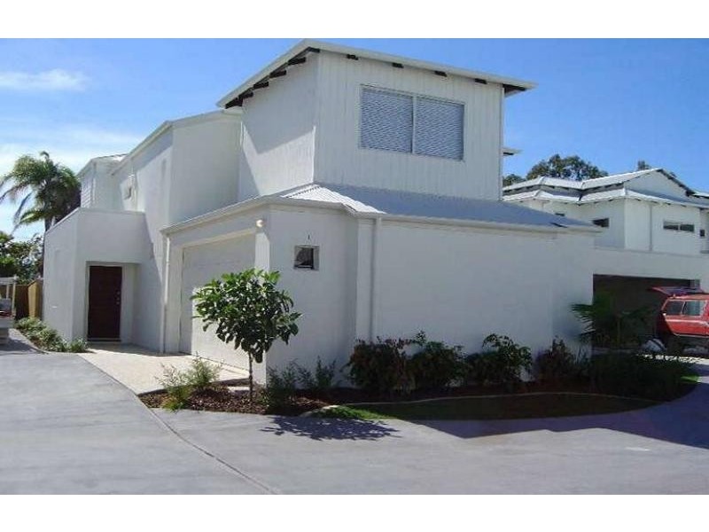 9/2 Lake Weyba Rd, Noosaville QLD 4566