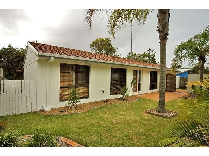 16 Sunset Dr, Noosa Heads QLD 4567