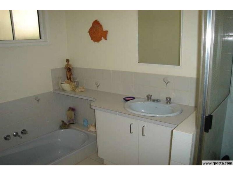 94 Pacific Ave, Sunshine Beach QLD 4567