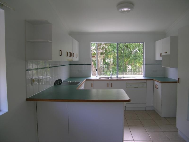 2/72 Southern Cross Pde, Sunrise Beach QLD 4567