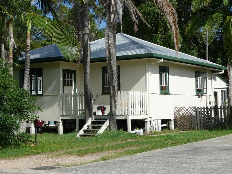 25 Eumundi Rd, Noosaville QLD 4566